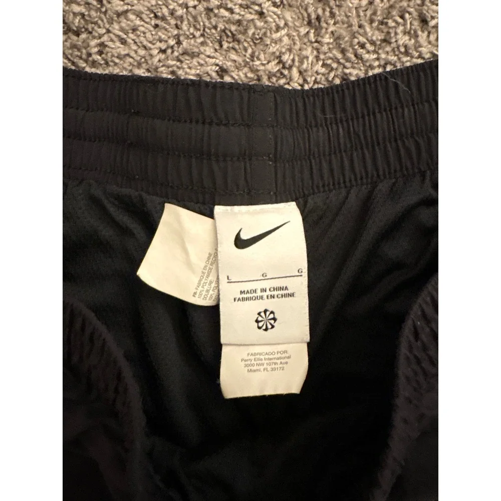 Nike Mens Black Swim Trunks Mesh Lined Board Shorts Size Large NESSB448